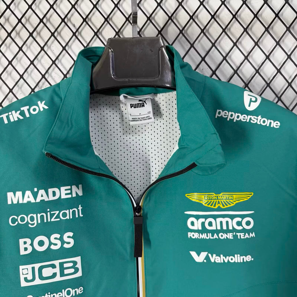 aston-martin-2026-f1-windbreaker-p1940407