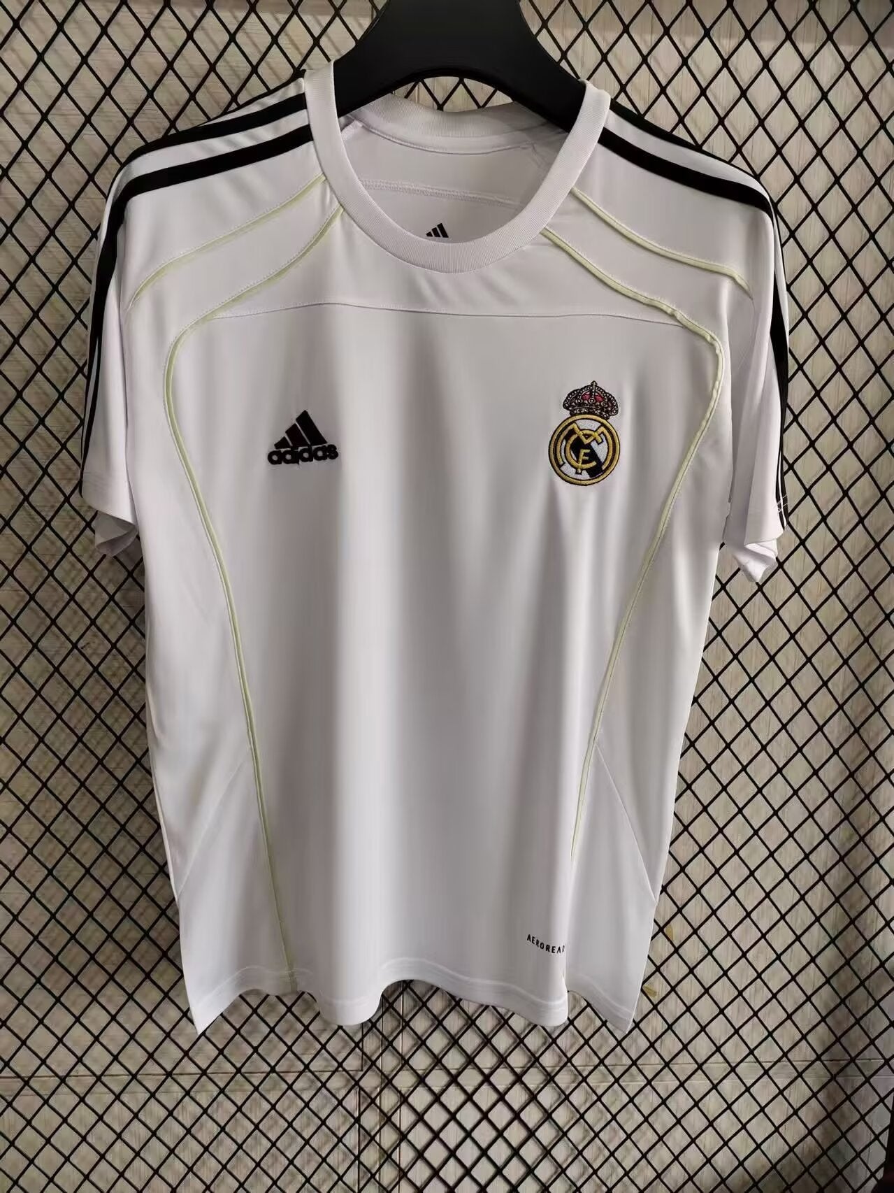 2025/2026 Real Madrid Crewneck T-shirt white