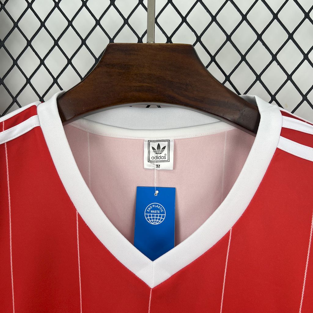 1983-1984 Retro Hamburger SV Away