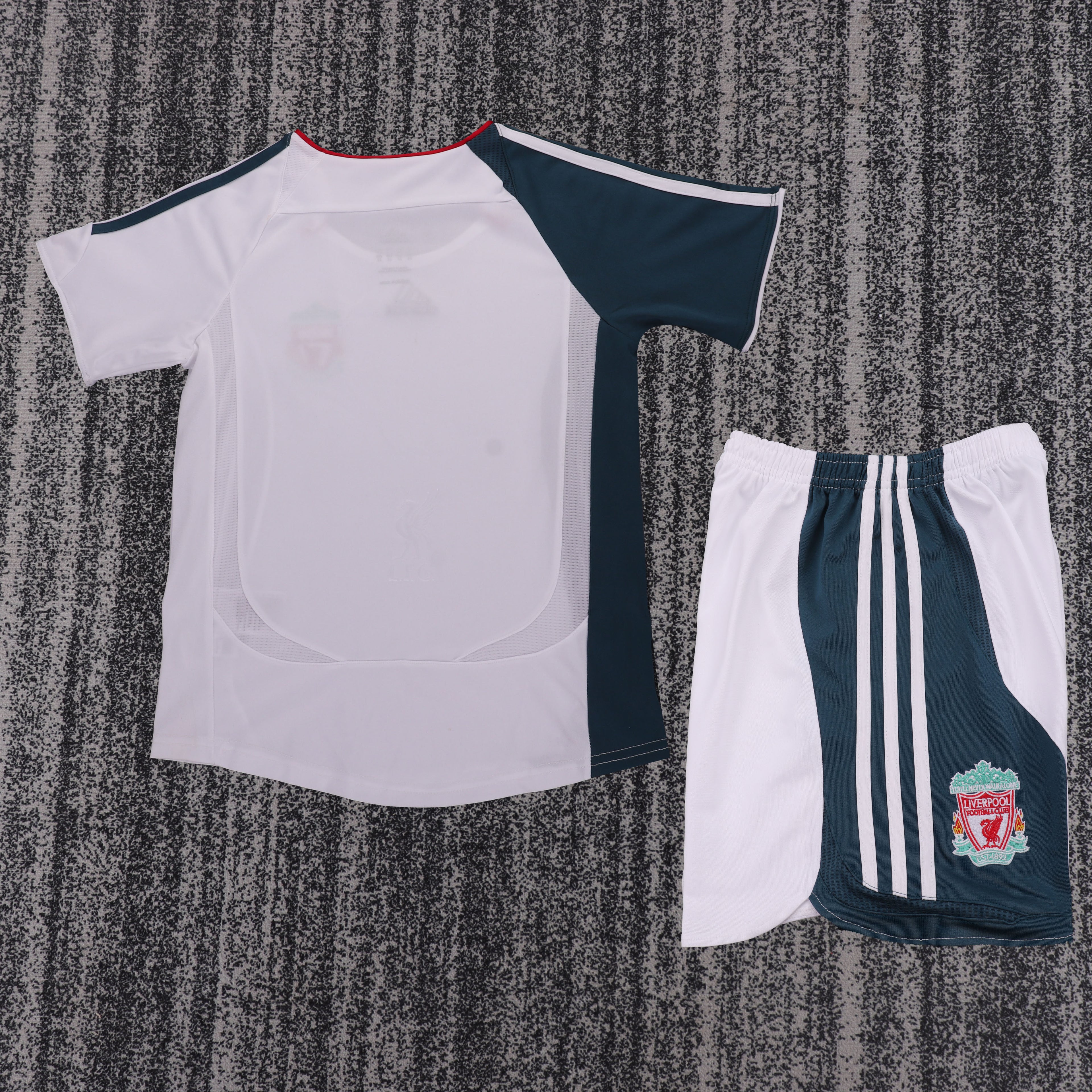 2006/2008 Retro Liverpool Away
