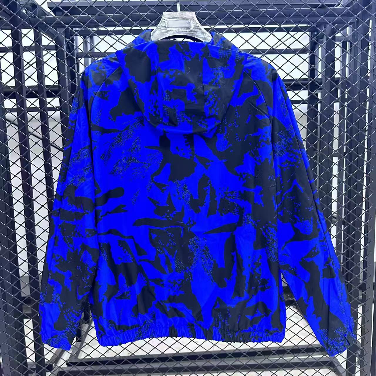 2025/2026 Barcelona Windbreaker Blue and Black Jersey