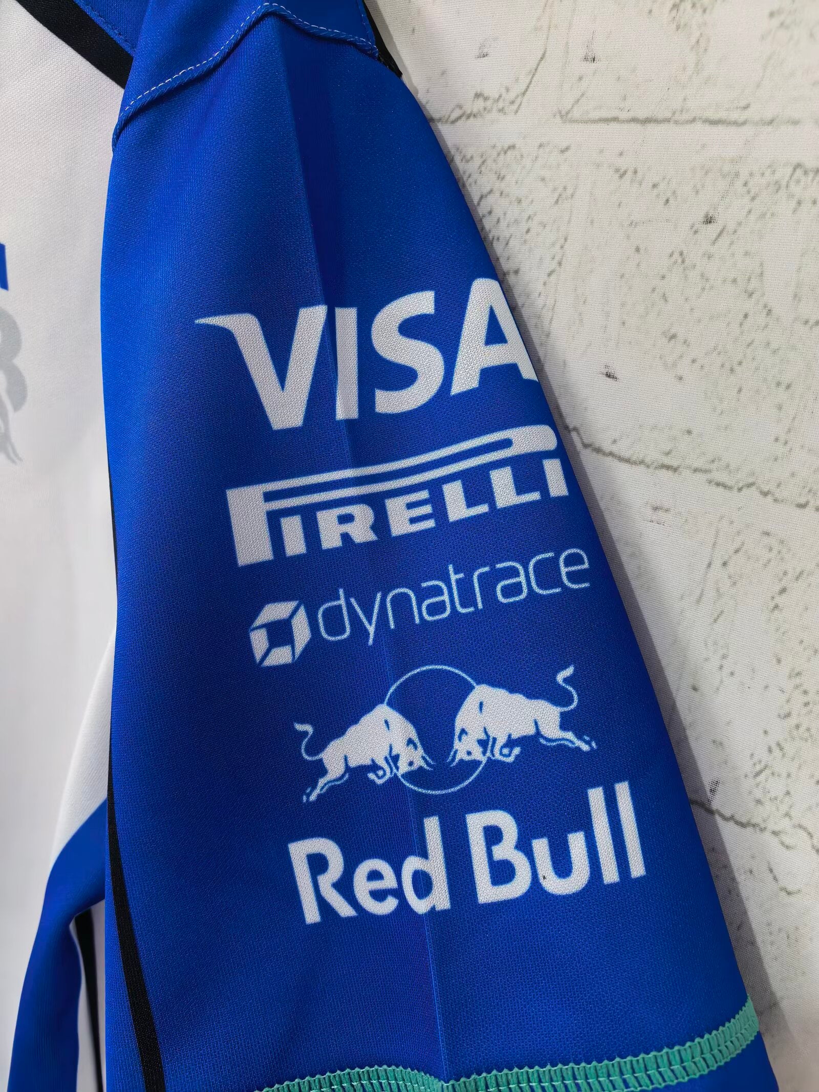 red-bull-2026-f1-racing-suit-p1912177