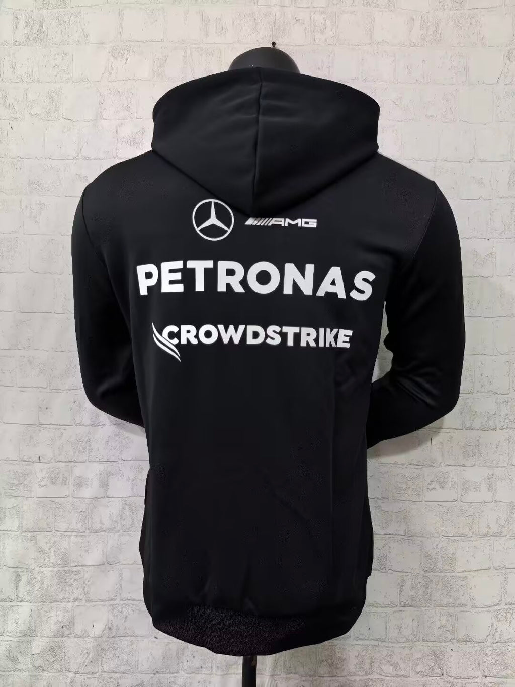 mercedes-2026-f1-sweater-p1870352