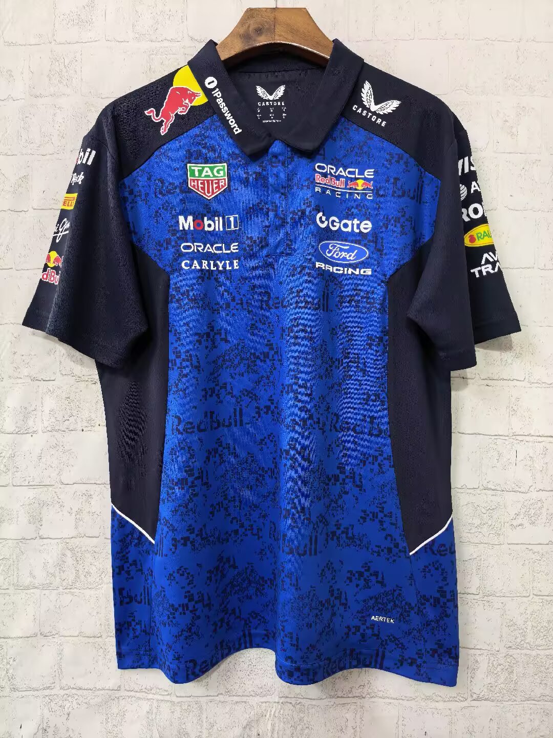 red-bull-2026-f1-racing-suit-p1870049