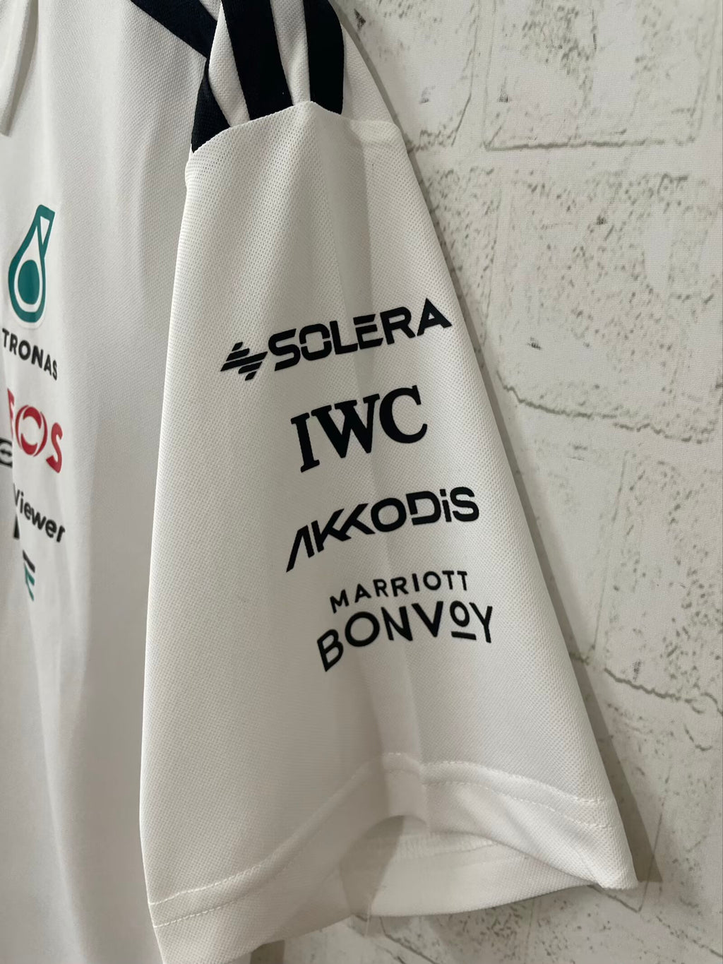mercedes-2026-f1-racing-suit-p1808301
