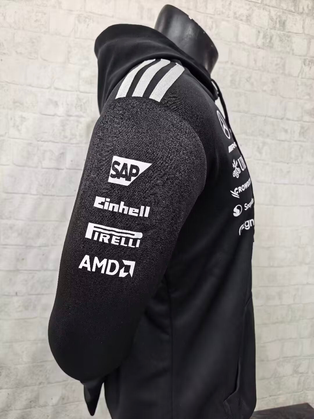 mercedes-2026-f1-sweater-p1870352