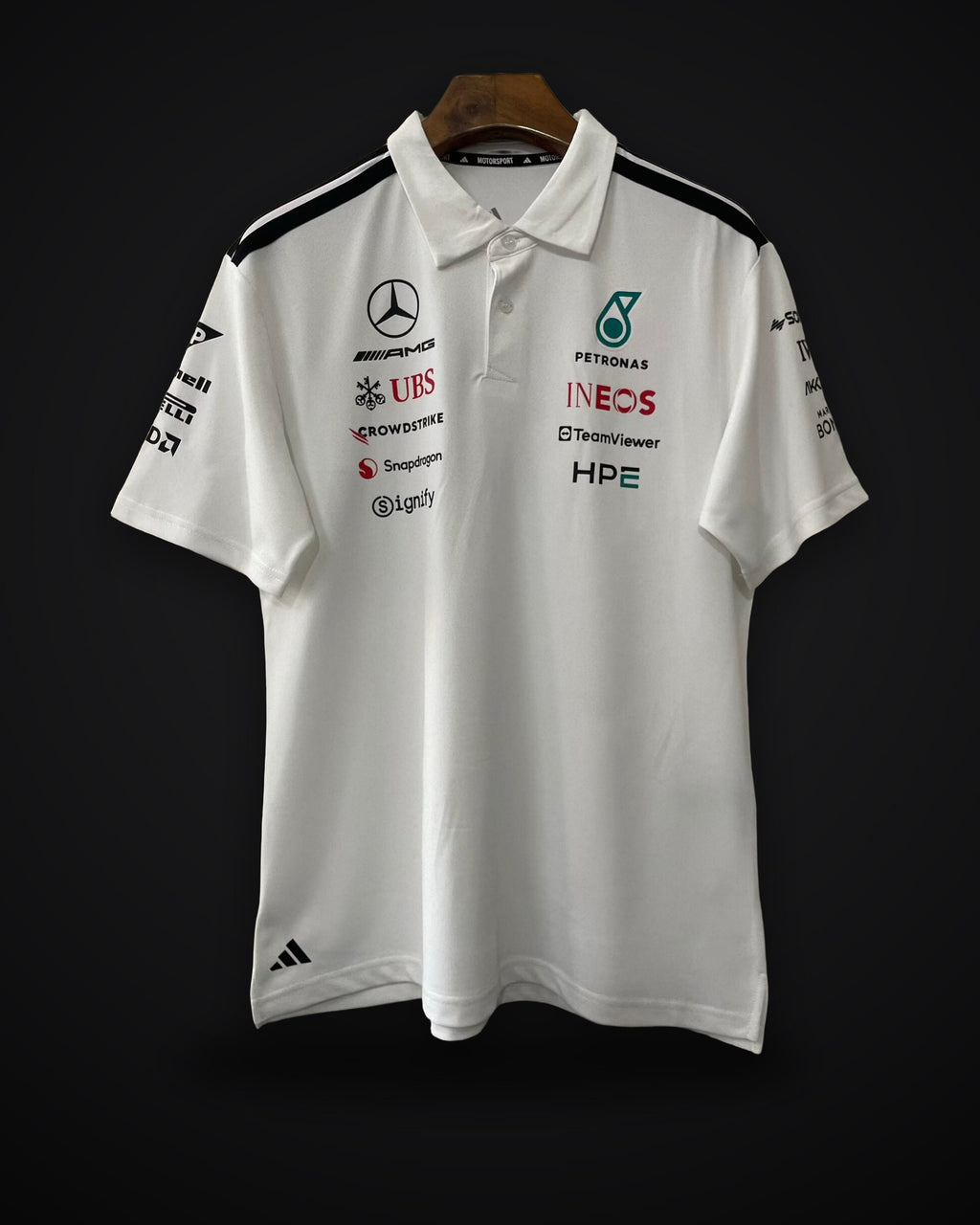mercedes-2026-f1-racing-suit-p1808301